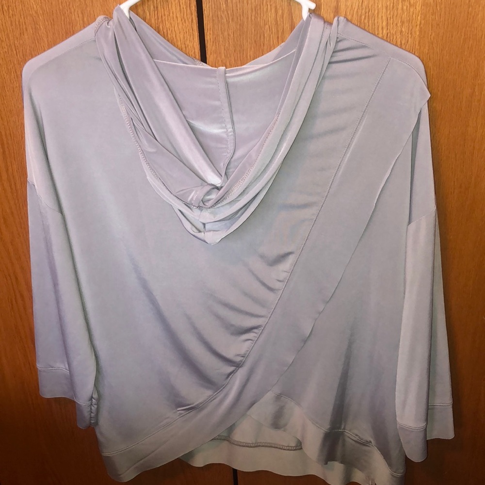 Grey light weight sweater - Picture 3 of 3